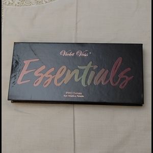 Violet Voss Essentials Palette, Pro Series